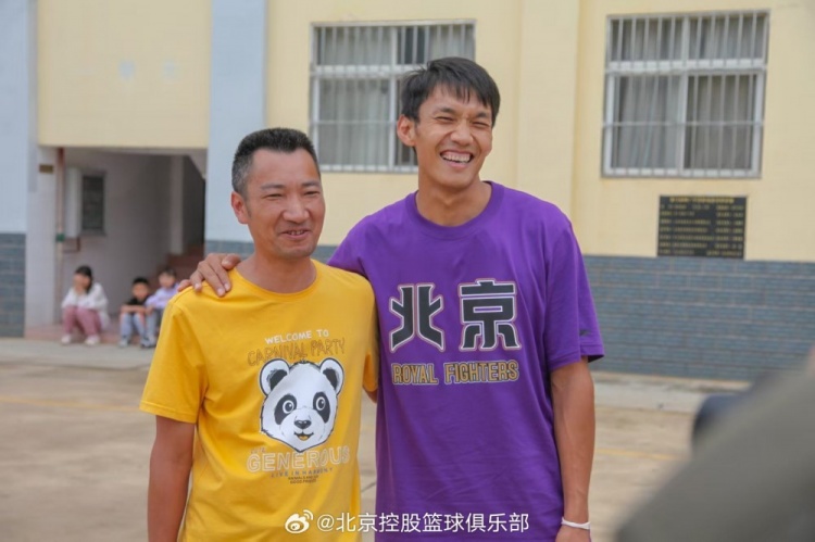 那一封信的故事還在延續(xù) 矣進(jìn)宏母校的師生們來到北京了！