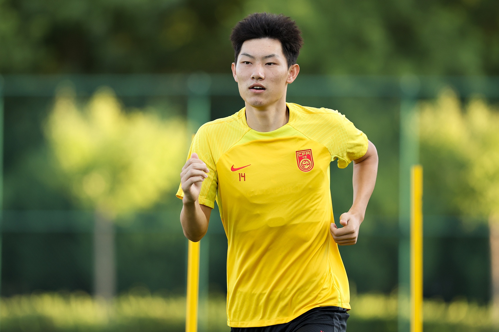 魯媒：泰山隊抵達梅州五外援齊整，四名國腳可出戰(zhàn)史松宸隨隊