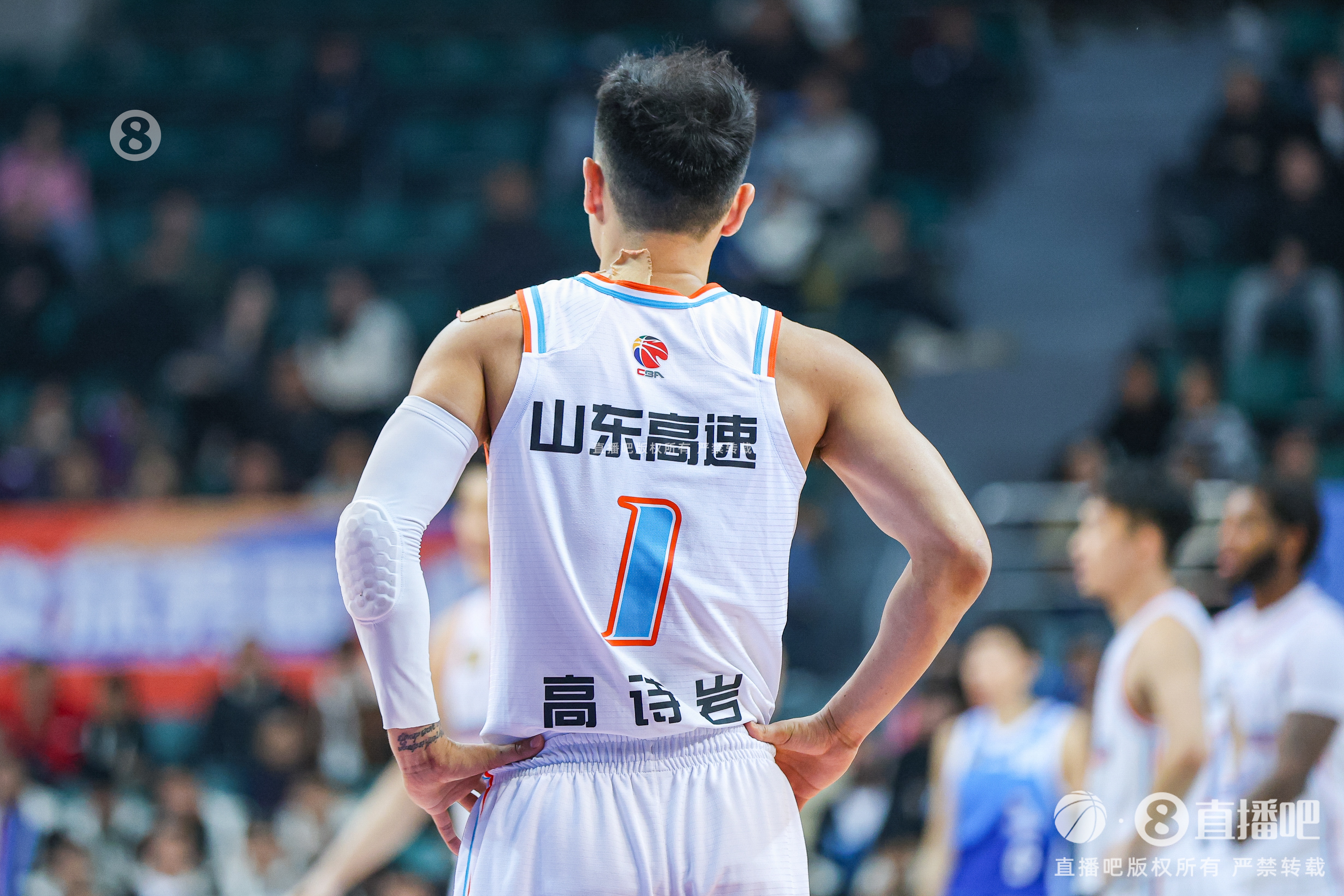 慢熱！首節(jié)山東落后四川1分 全隊首發(fā)5人單節(jié)合計僅拿到3分